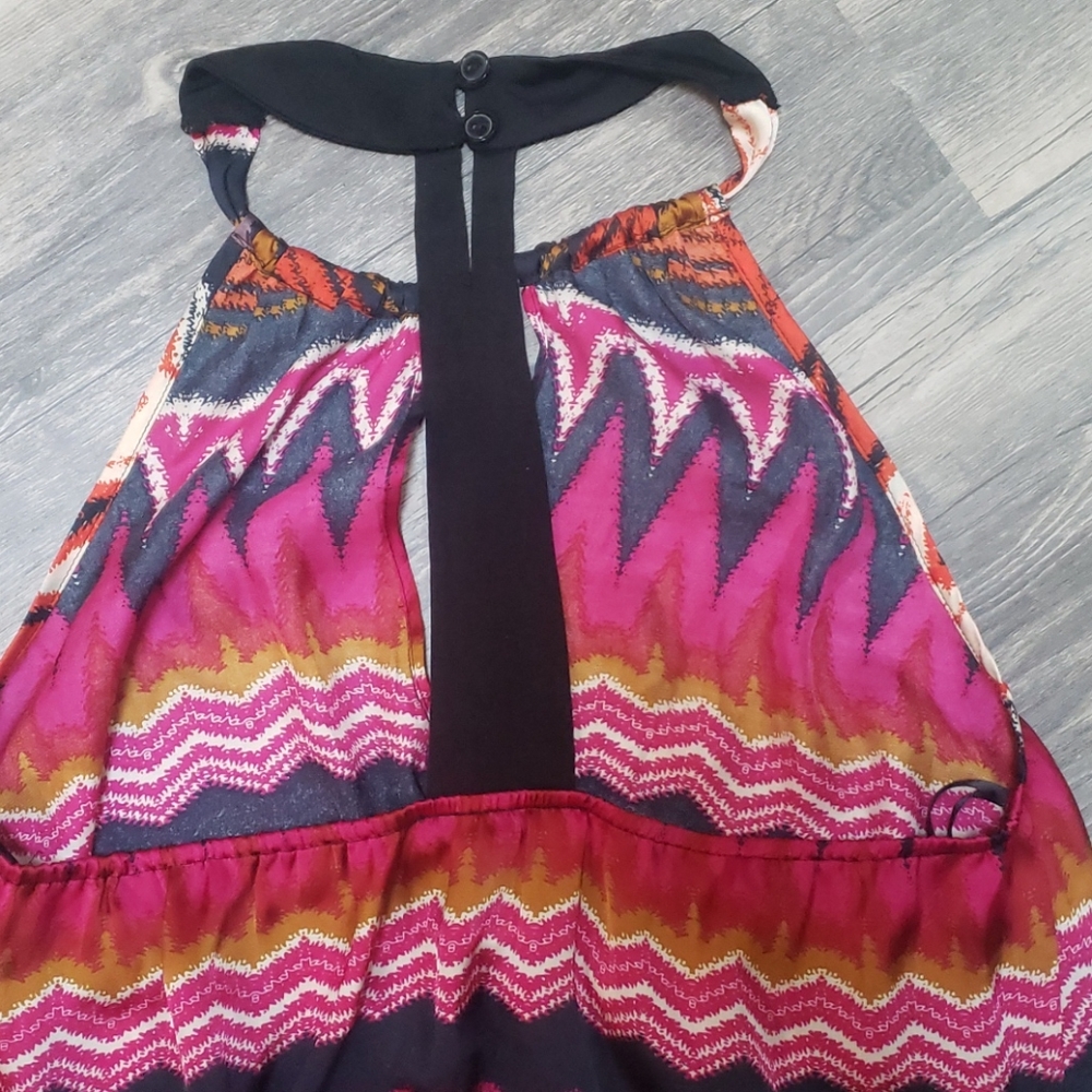 Partially backless blouse - Picture 3 of 3